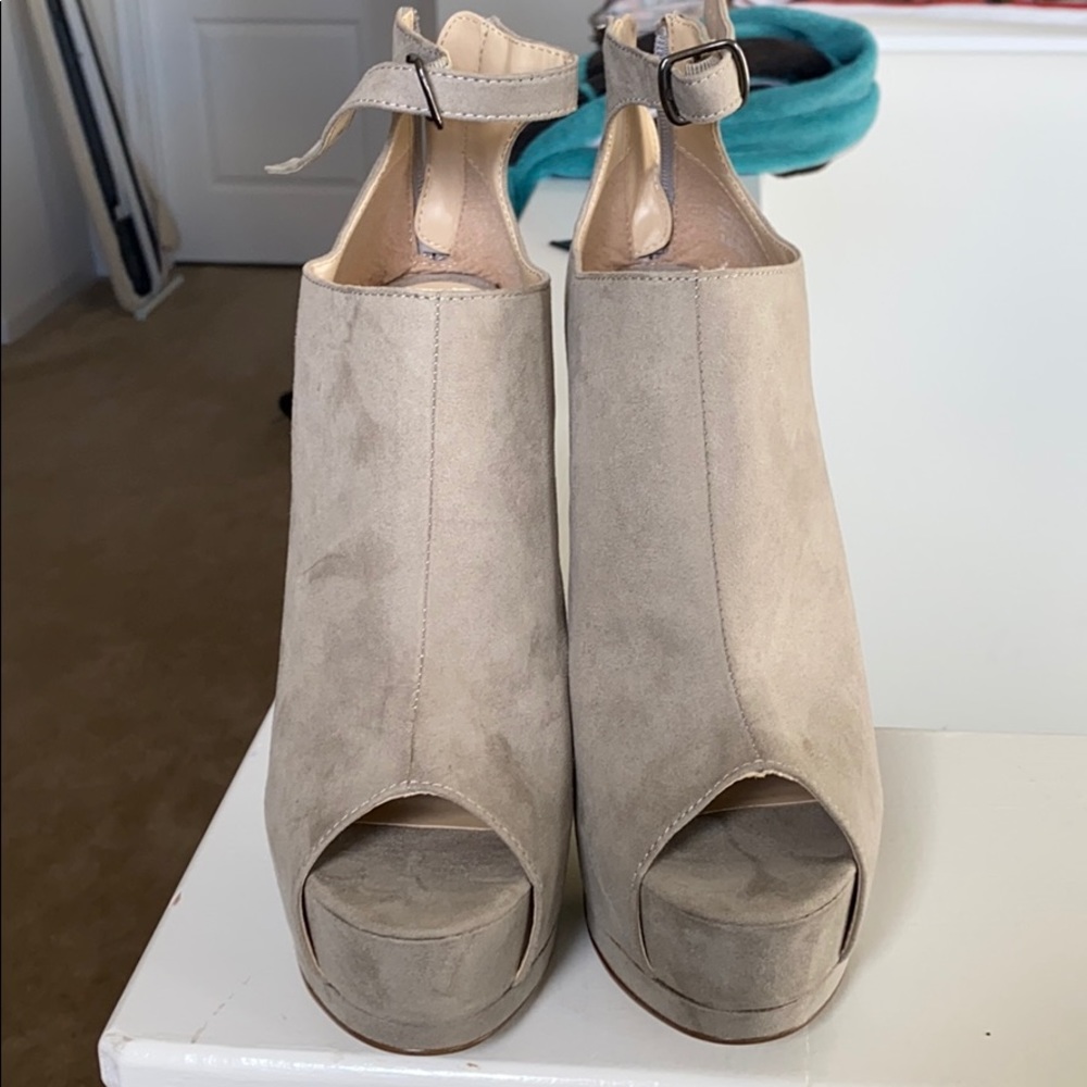 Open toe booties - Picture 2 of 5